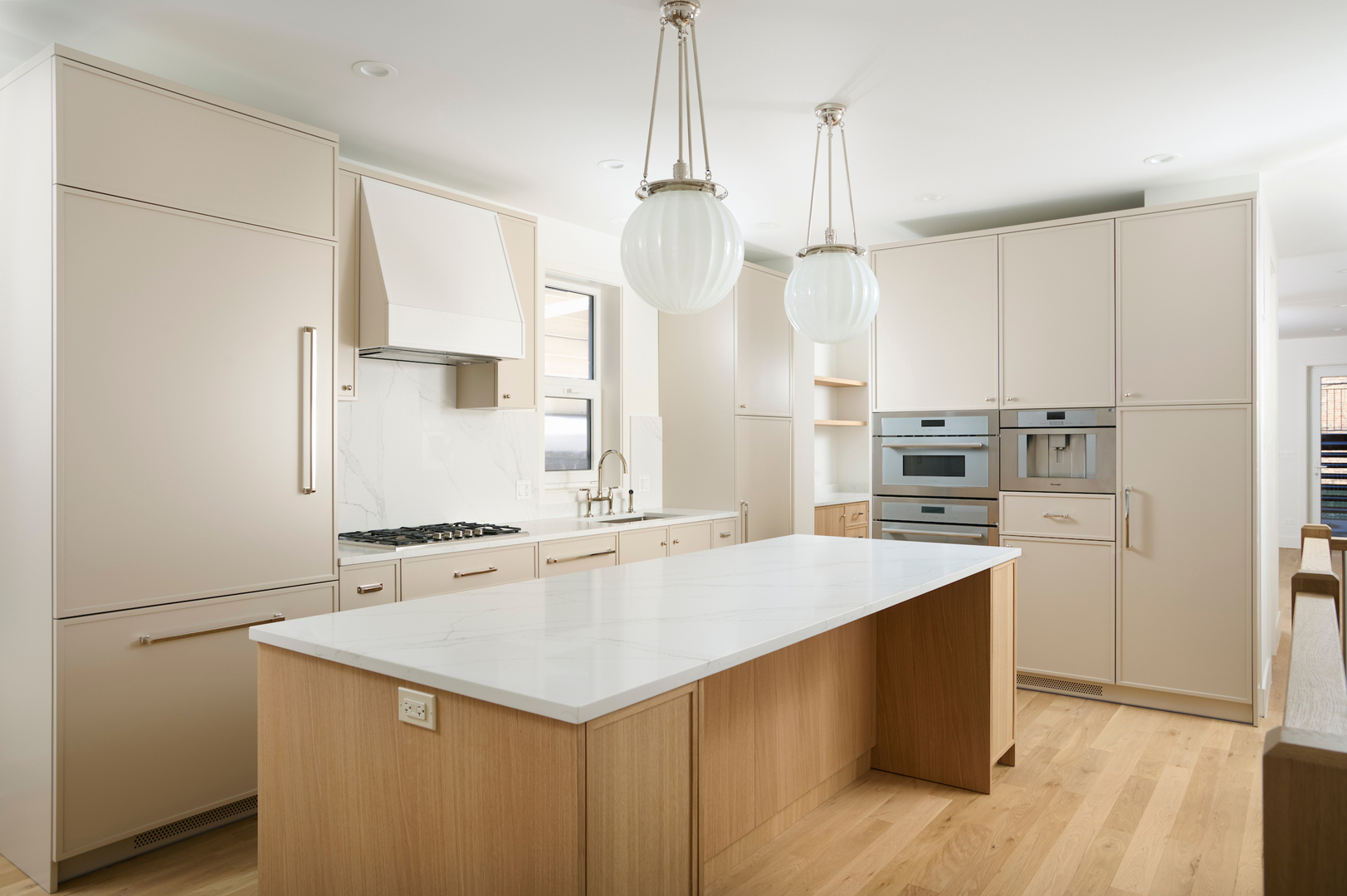 1402 W Chestnut Street Unit: 1