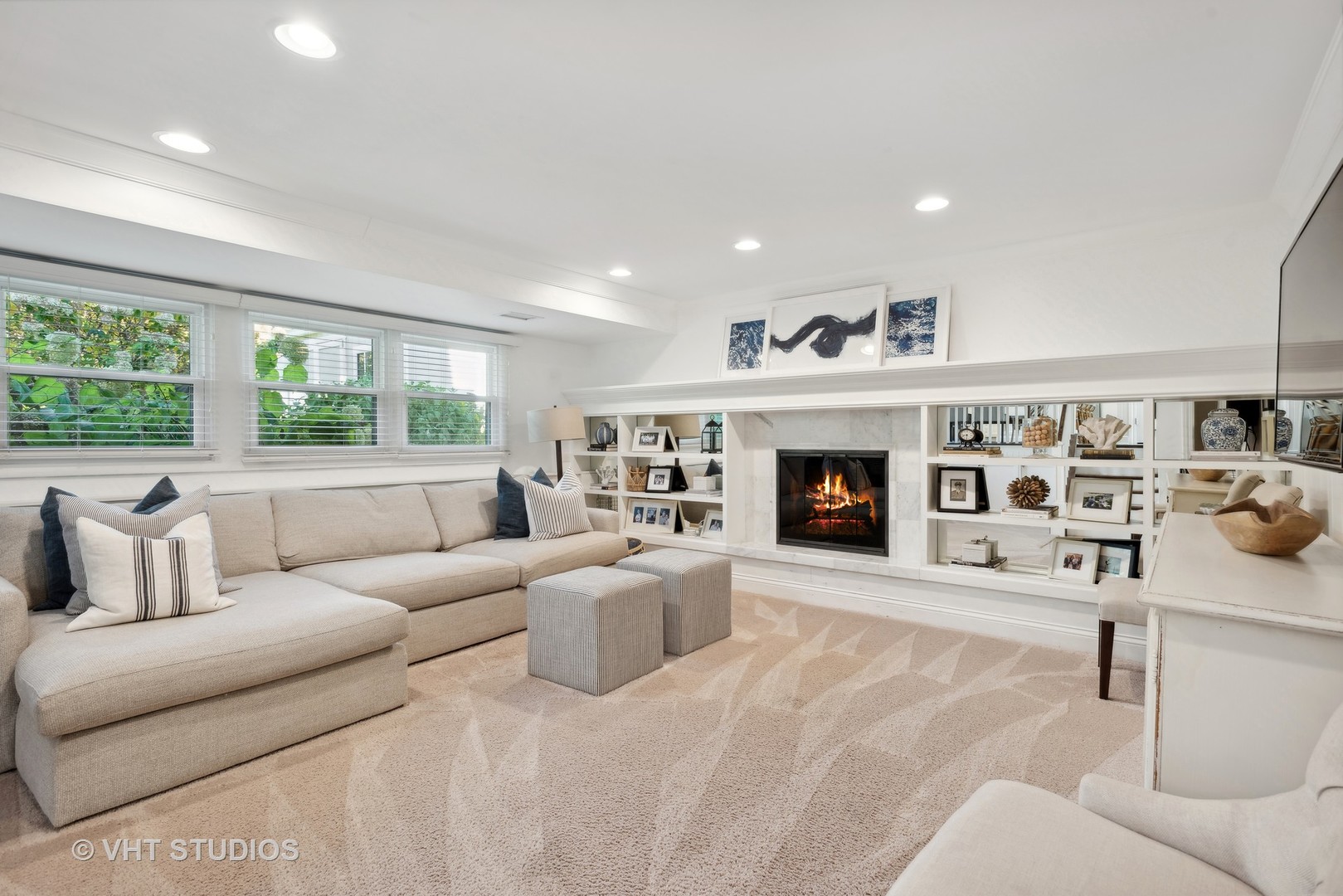 1604 E WAVERLY Drive