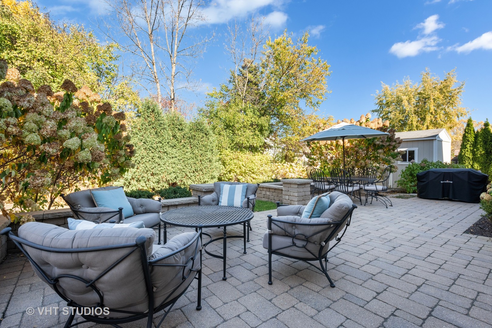 1604 E WAVERLY Drive