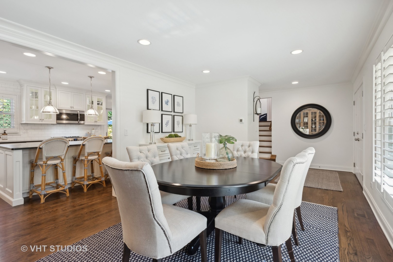 1604 E WAVERLY Drive