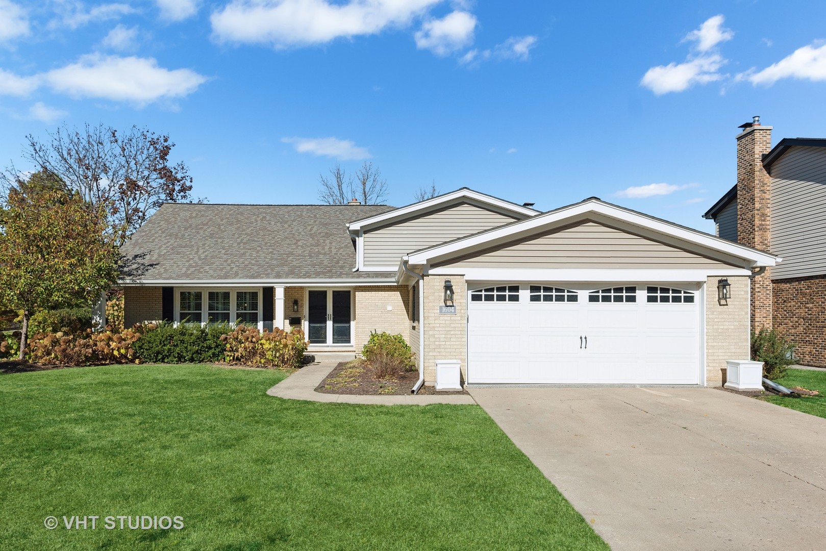 1604 E WAVERLY Drive