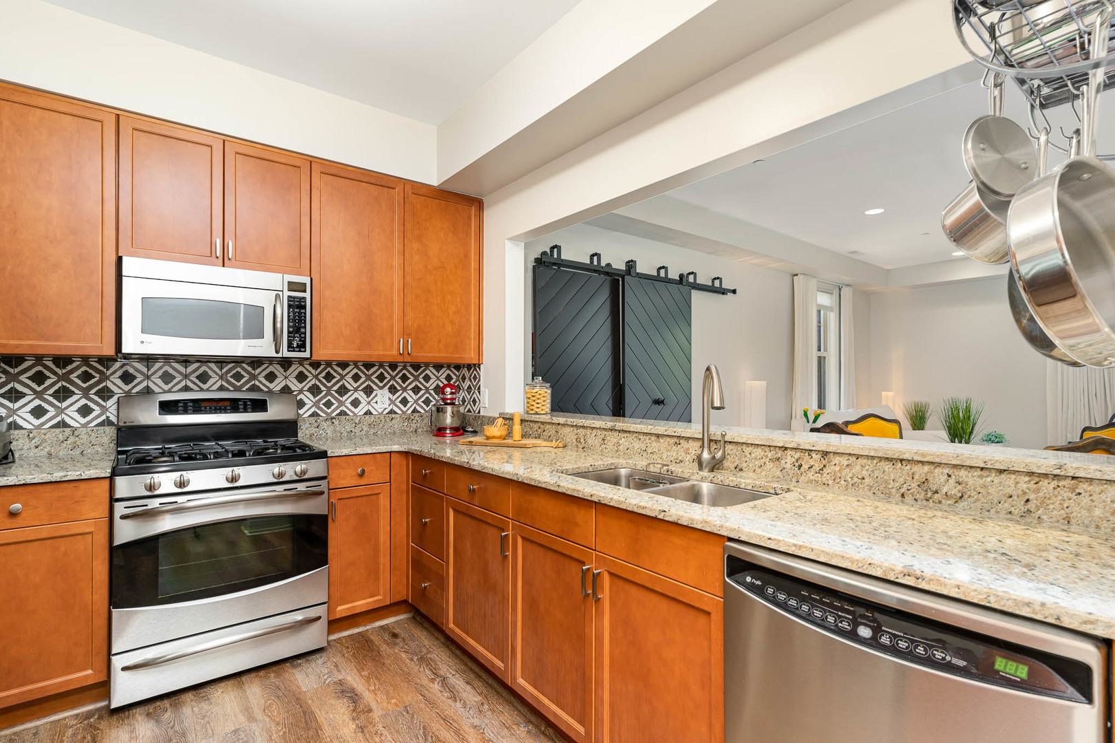 720 Green Bay Road Unit: 2E