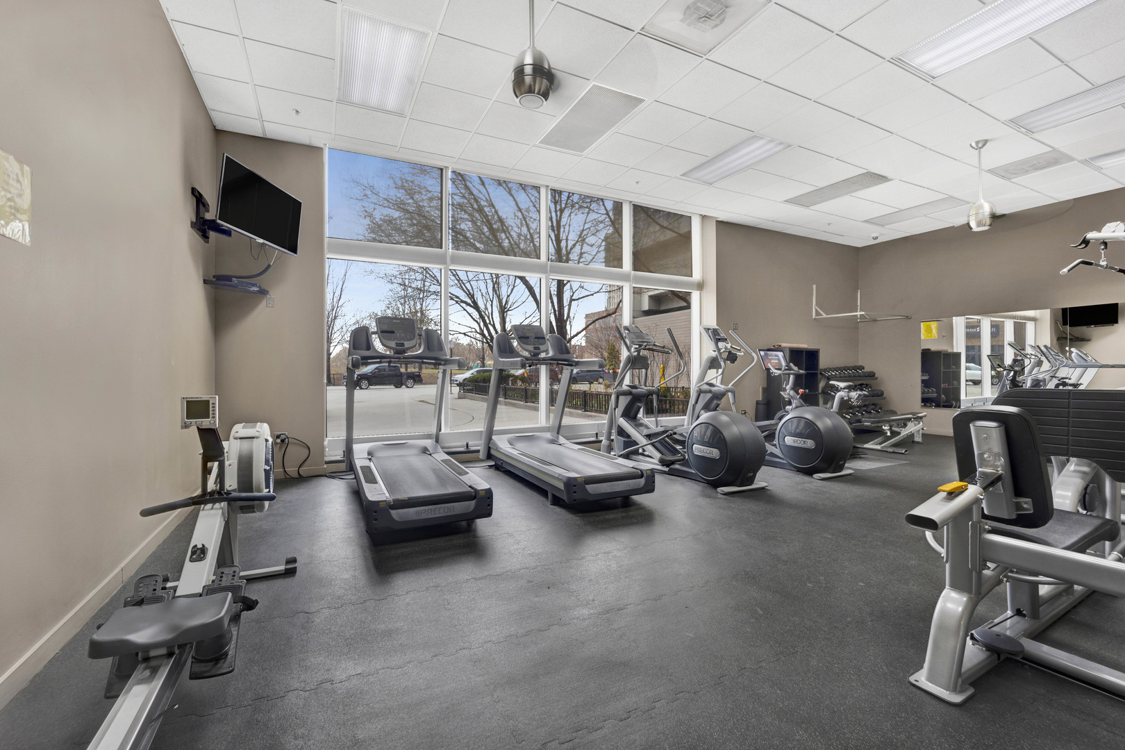 645 N Kingsbury Street Unit: 2303