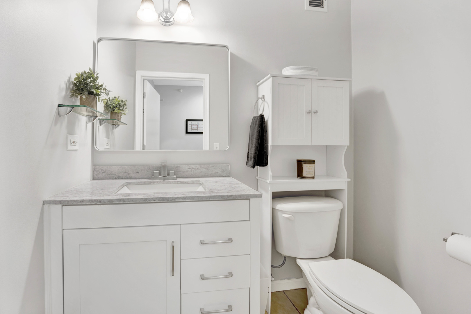 645 N Kingsbury Street Unit: 2303