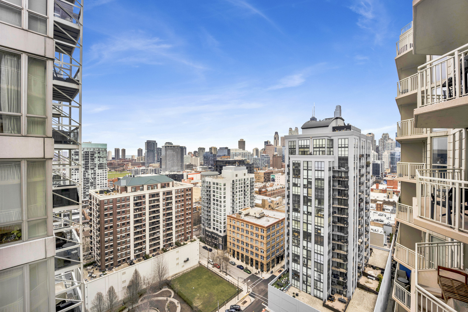 645 N Kingsbury Street Unit: 2303