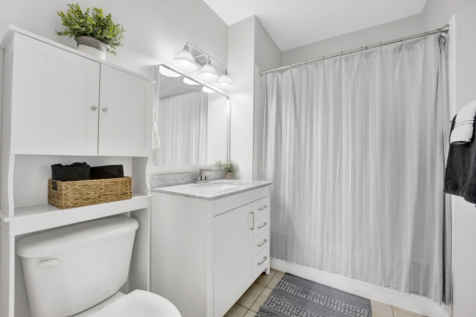 645 N Kingsbury Street Unit: 2303