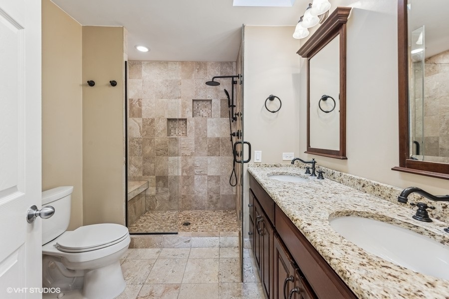 2501 N Wayne Avenue Unit: 13