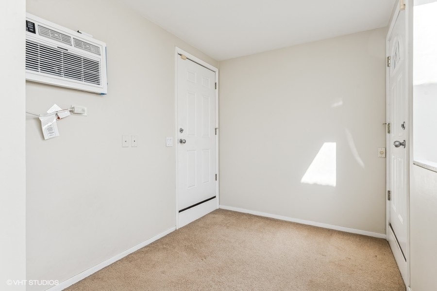 2501 N Wayne Avenue Unit: 13