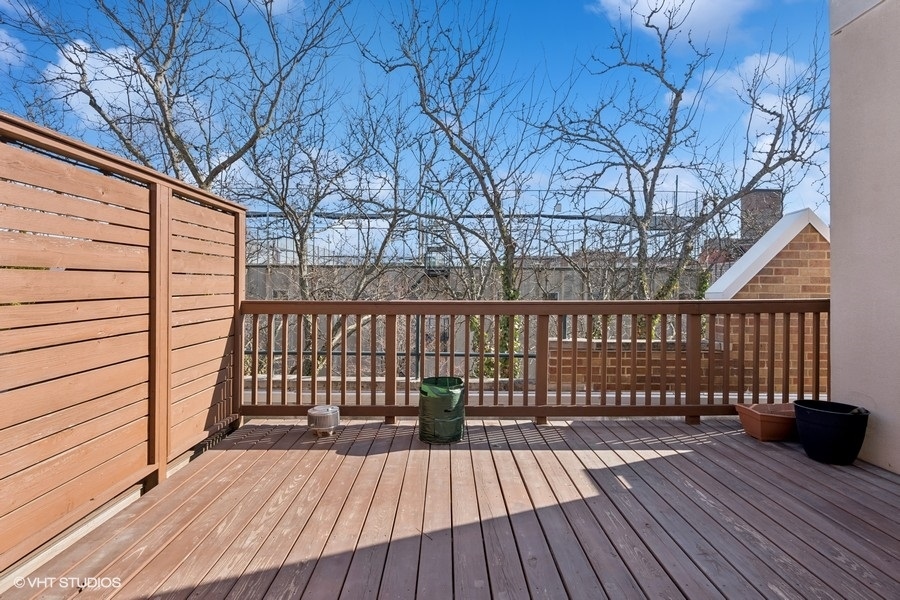 2501 N Wayne Avenue Unit: 13