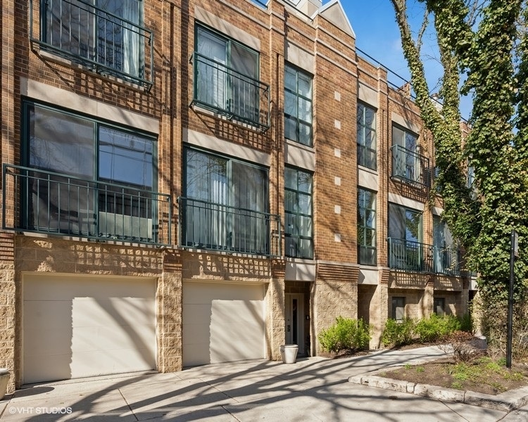2501 N Wayne Avenue Unit: 13
