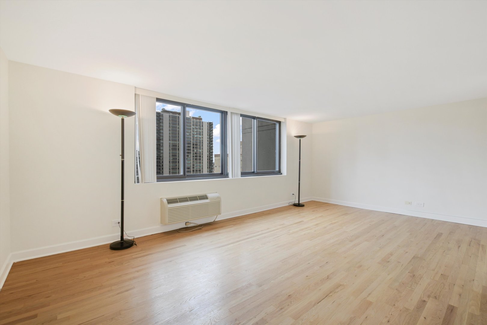 1221 N Dearborn Parkway Unit: 1403N