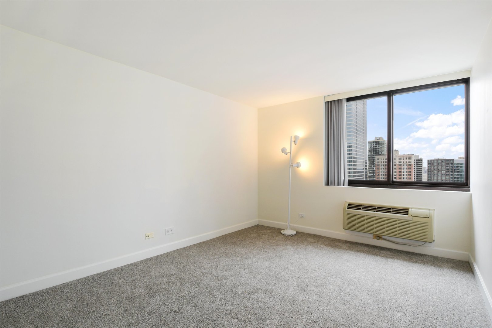 1221 N Dearborn Parkway Unit: 1403N