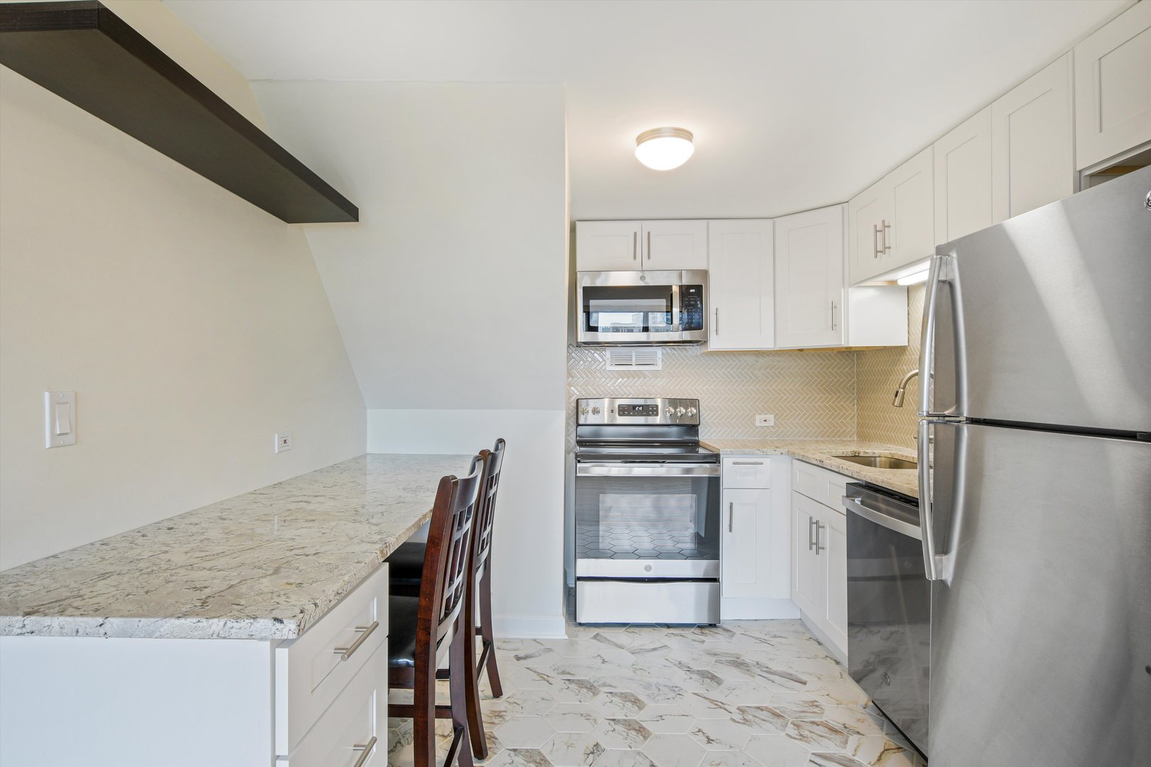 1221 N Dearborn Parkway Unit: 1403N