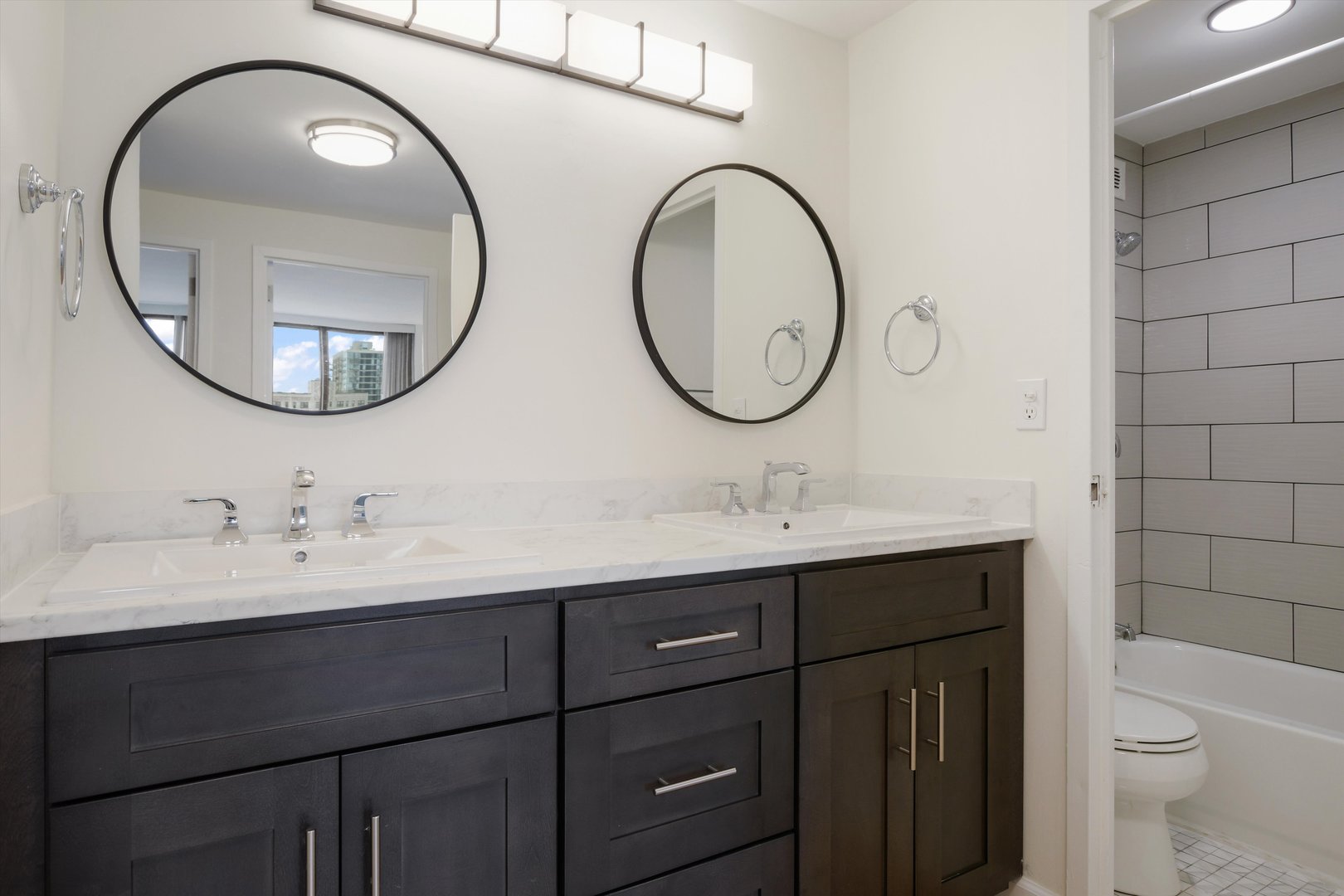 1221 N Dearborn Parkway Unit: 1403N