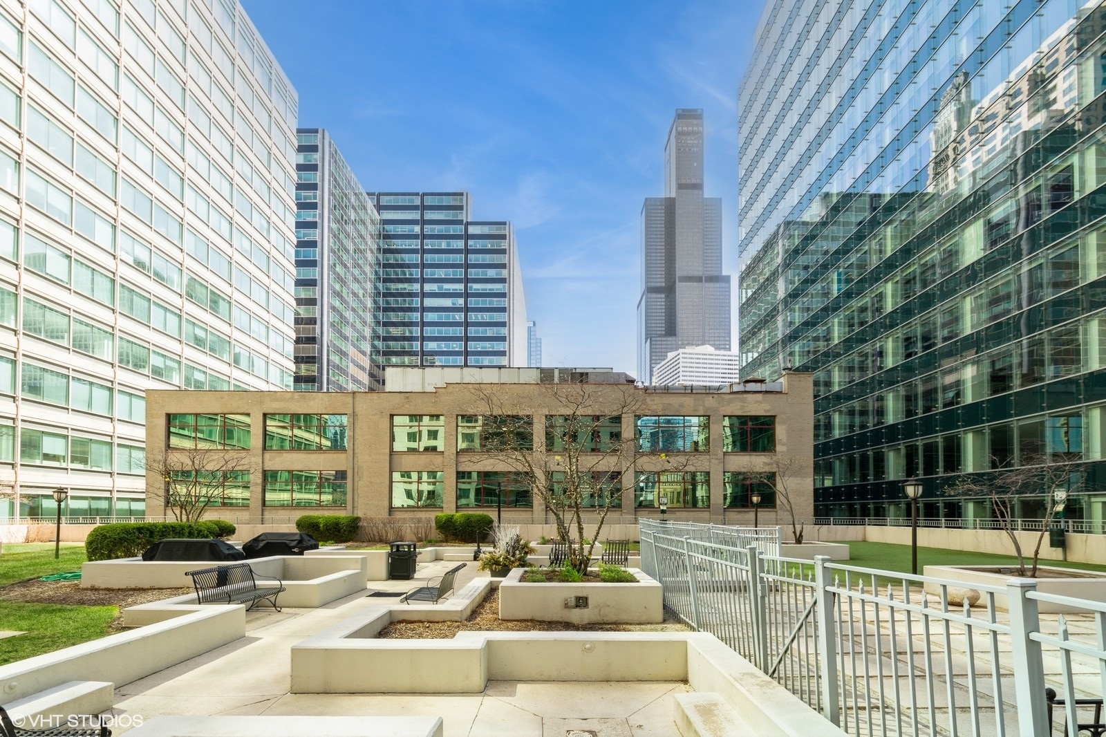 125 S Jefferson Street Unit: 1103