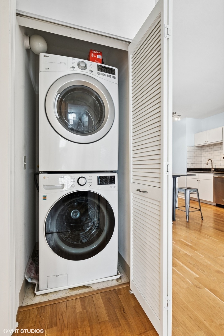 125 S Jefferson Street Unit: 1103