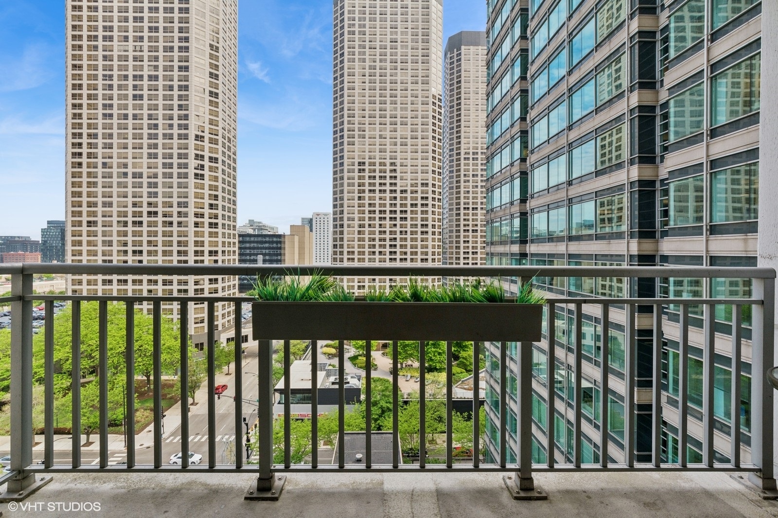 125 S Jefferson Street Unit: 1103