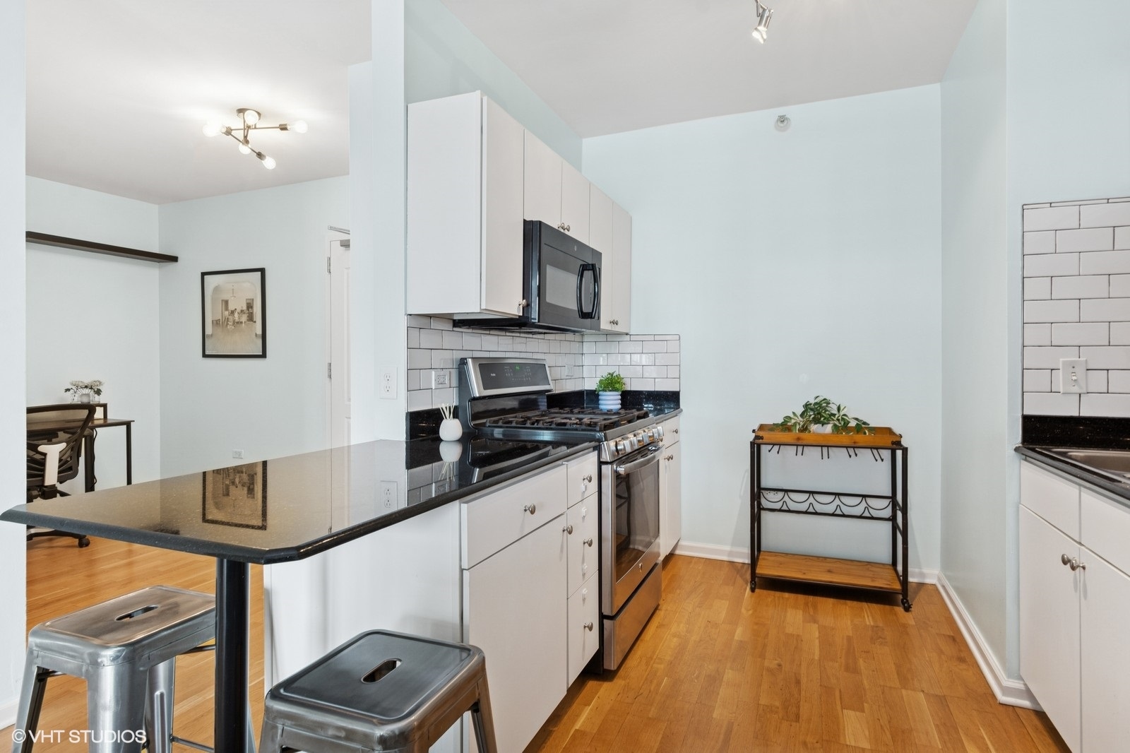 125 S Jefferson Street Unit: 1103
