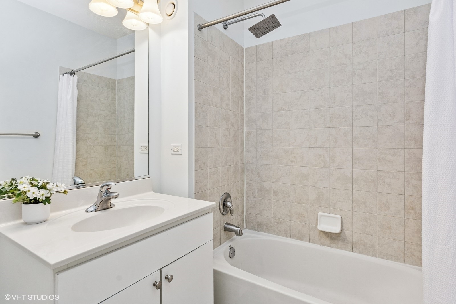 125 S Jefferson Street Unit: 1103