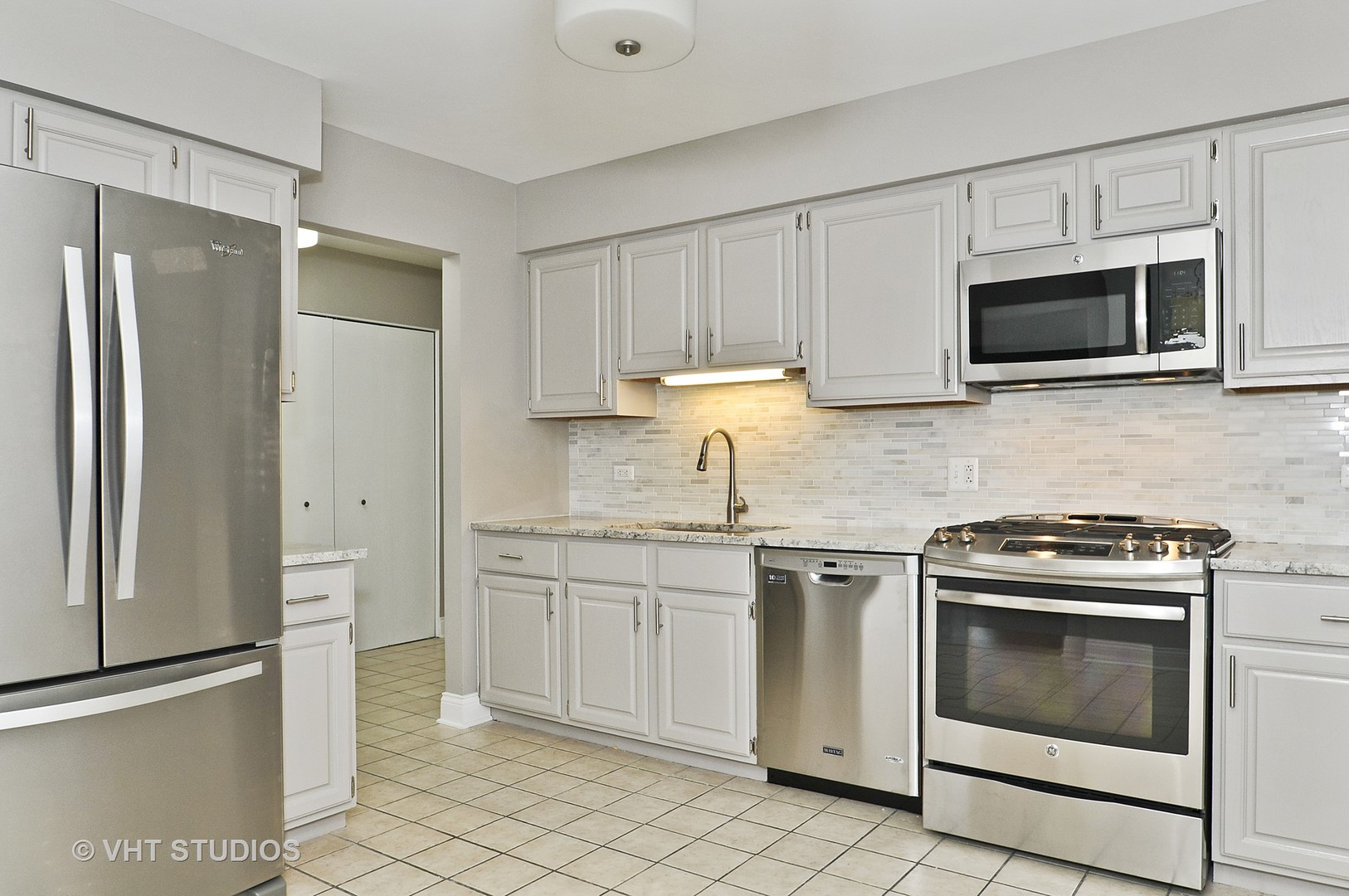 1651 N DAYTON Street Unit: 301