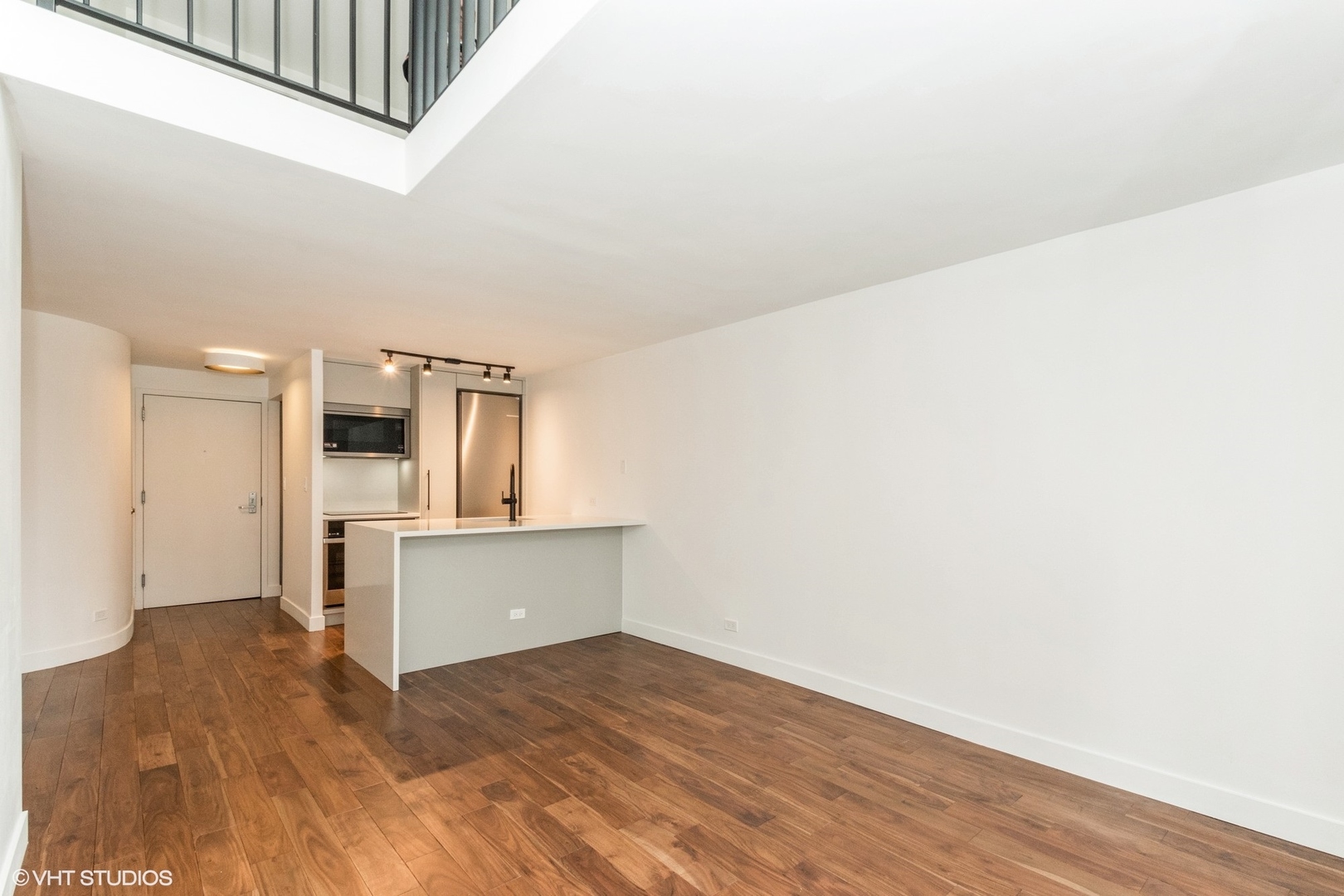 1221 N Dearborn Street Unit: 408N