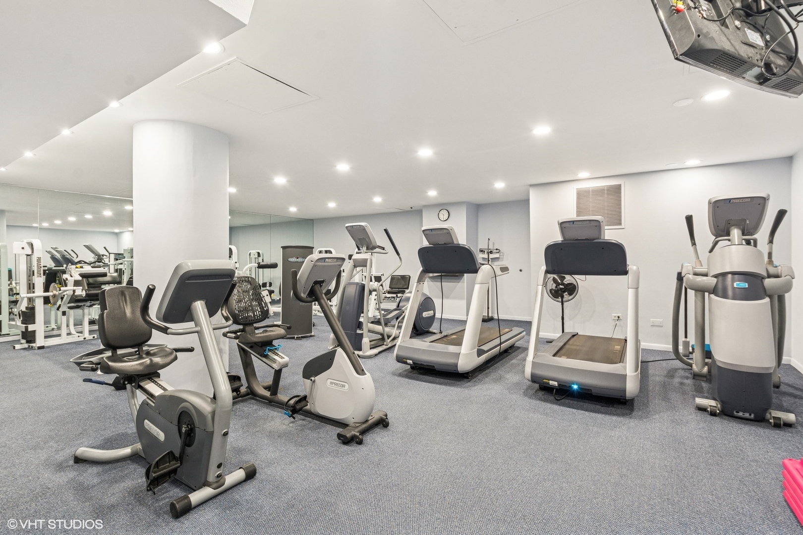 2100 N Lincoln Park West Unit: 5AN