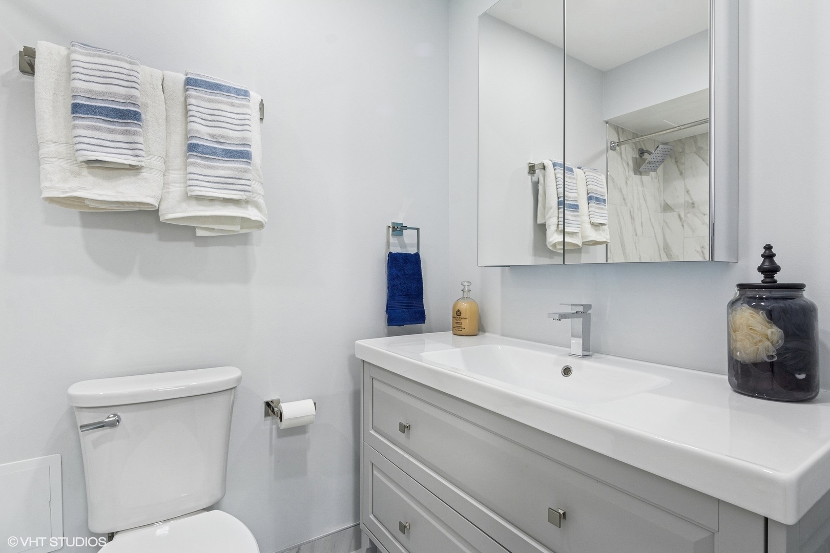 2100 N Lincoln Park West Unit: 5AN