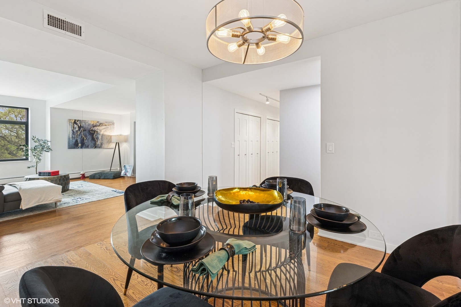 2100 N Lincoln Park West Unit: 5AN
