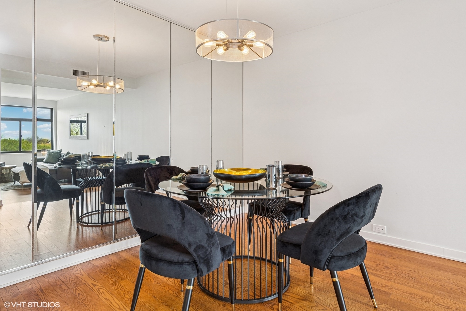 2100 N Lincoln Park West Unit: 5AN