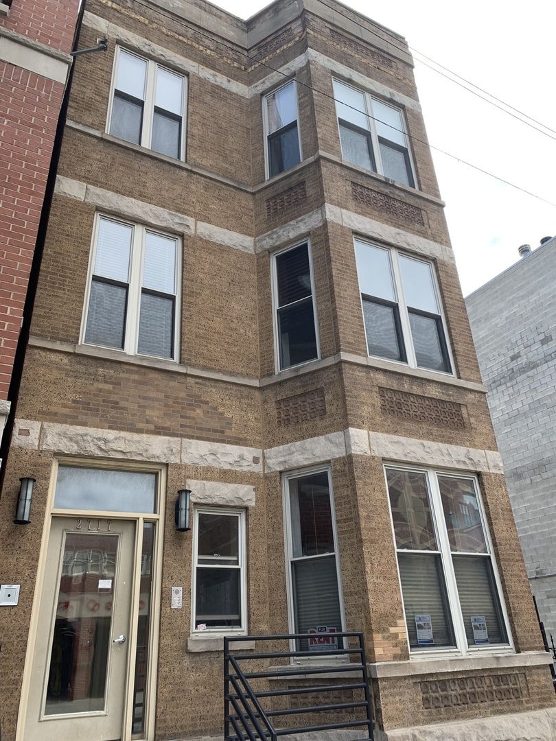 2717 N Halsted Street Unit: 1F