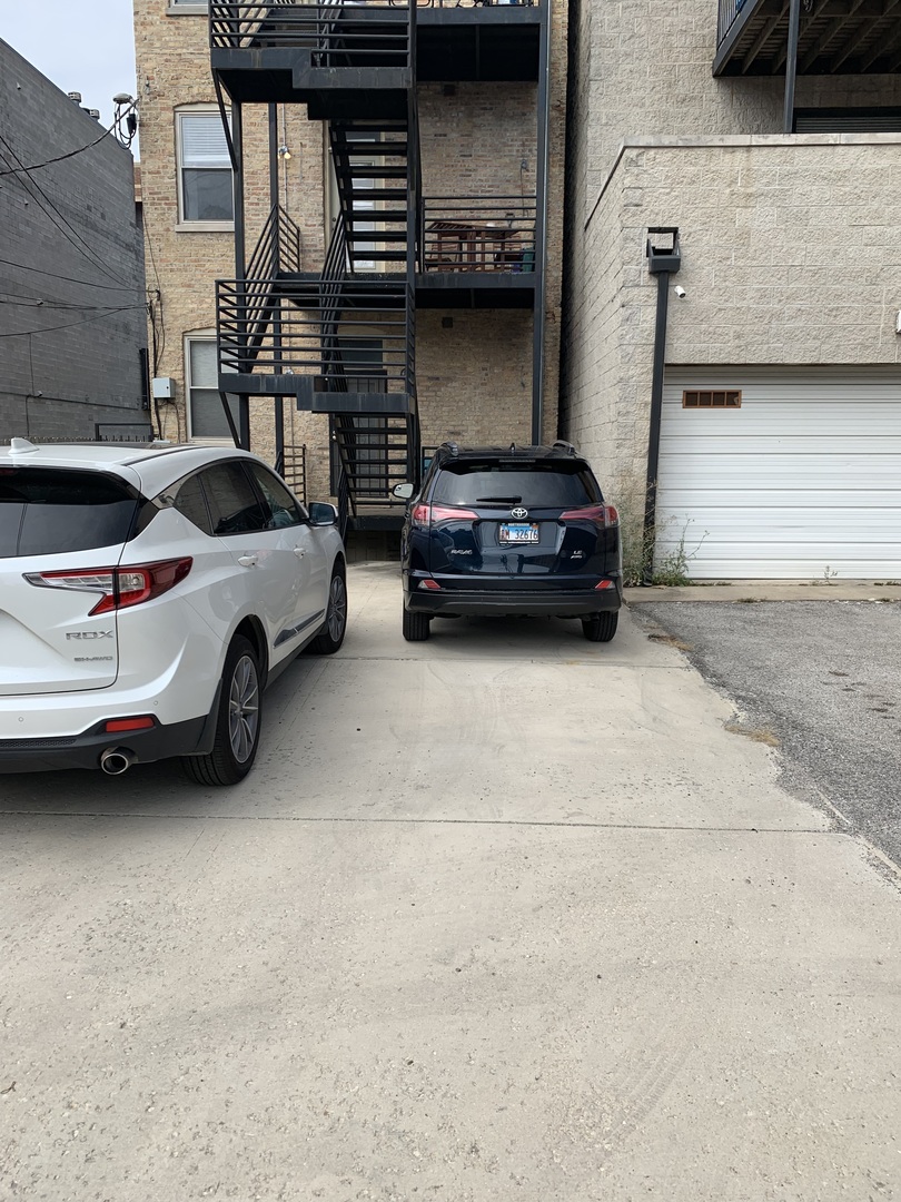 2717 N Halsted Street Unit: 1F