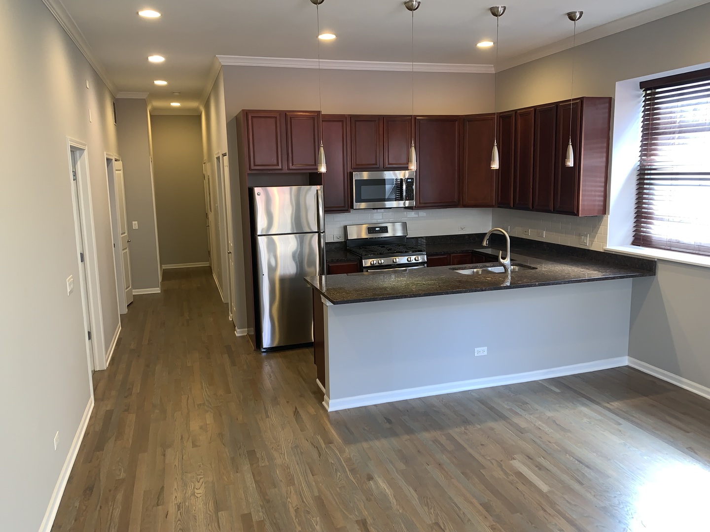 2717 N Halsted Street Unit: 1F