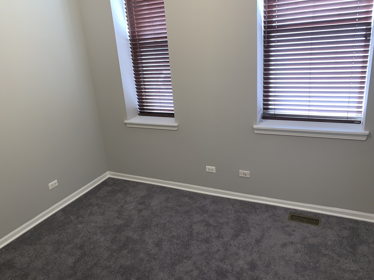 2717 N Halsted Street Unit: 1F