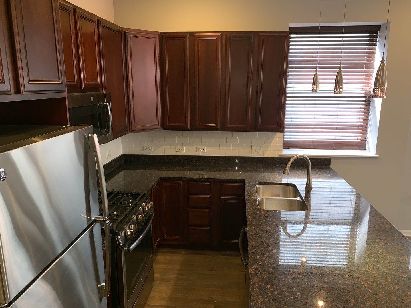 2717 N Halsted Street Unit: 1F