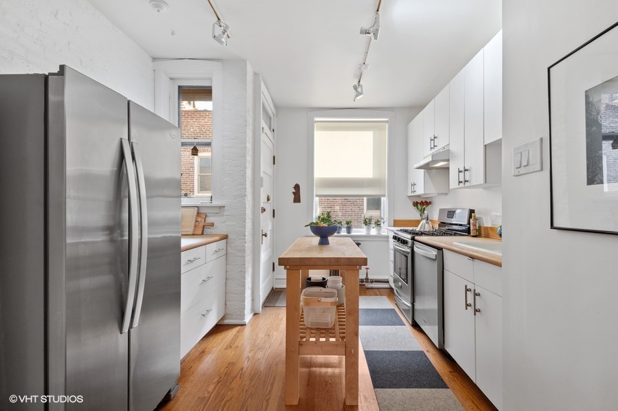 2311 N Commonwealth Avenue Unit: 3E