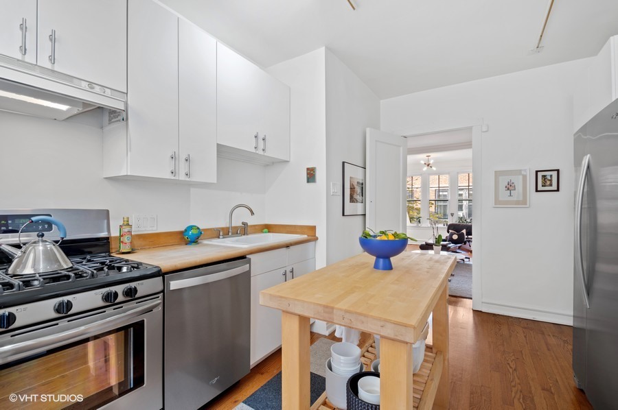 2311 N Commonwealth Avenue Unit: 3E