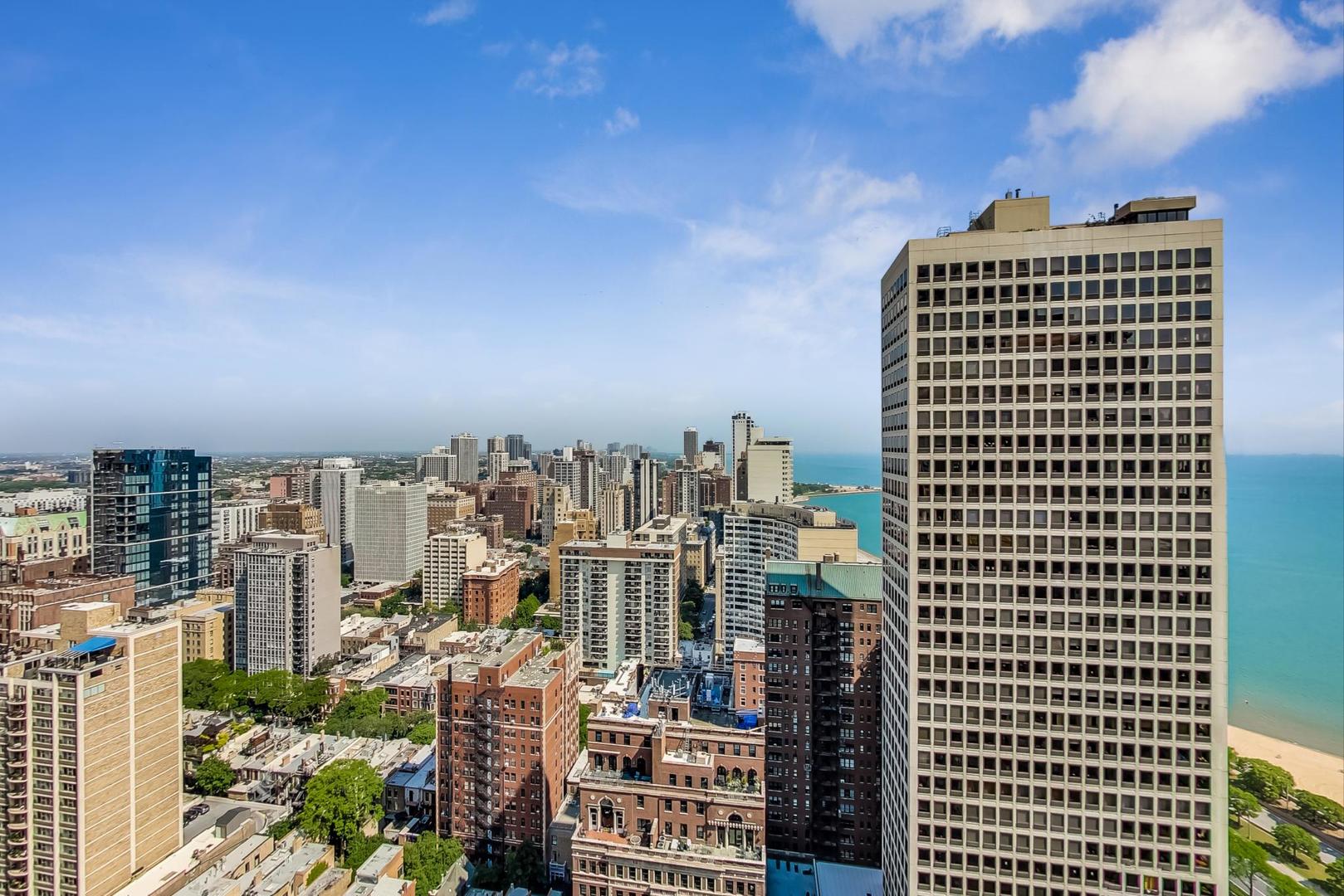 100 E Bellevue Place Unit: 14B