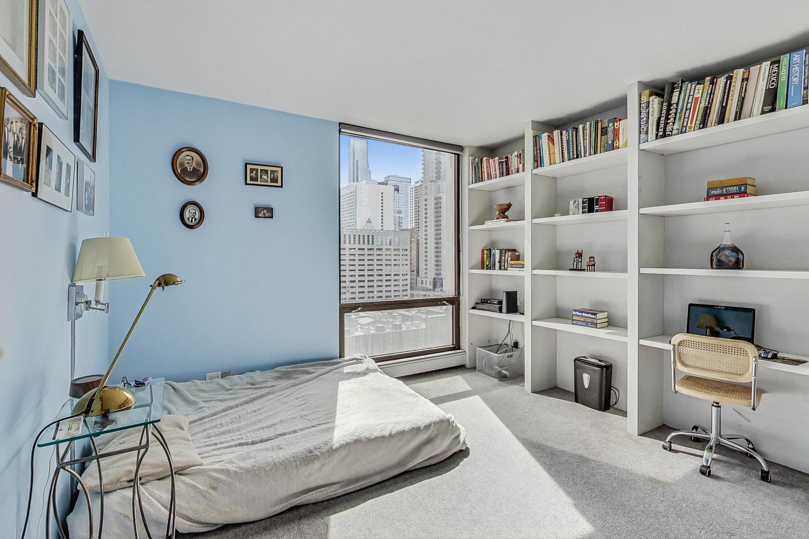 100 E Bellevue Place Unit: 14B