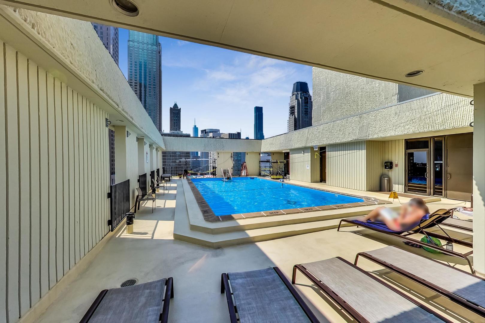 100 E Bellevue Place Unit: 14B