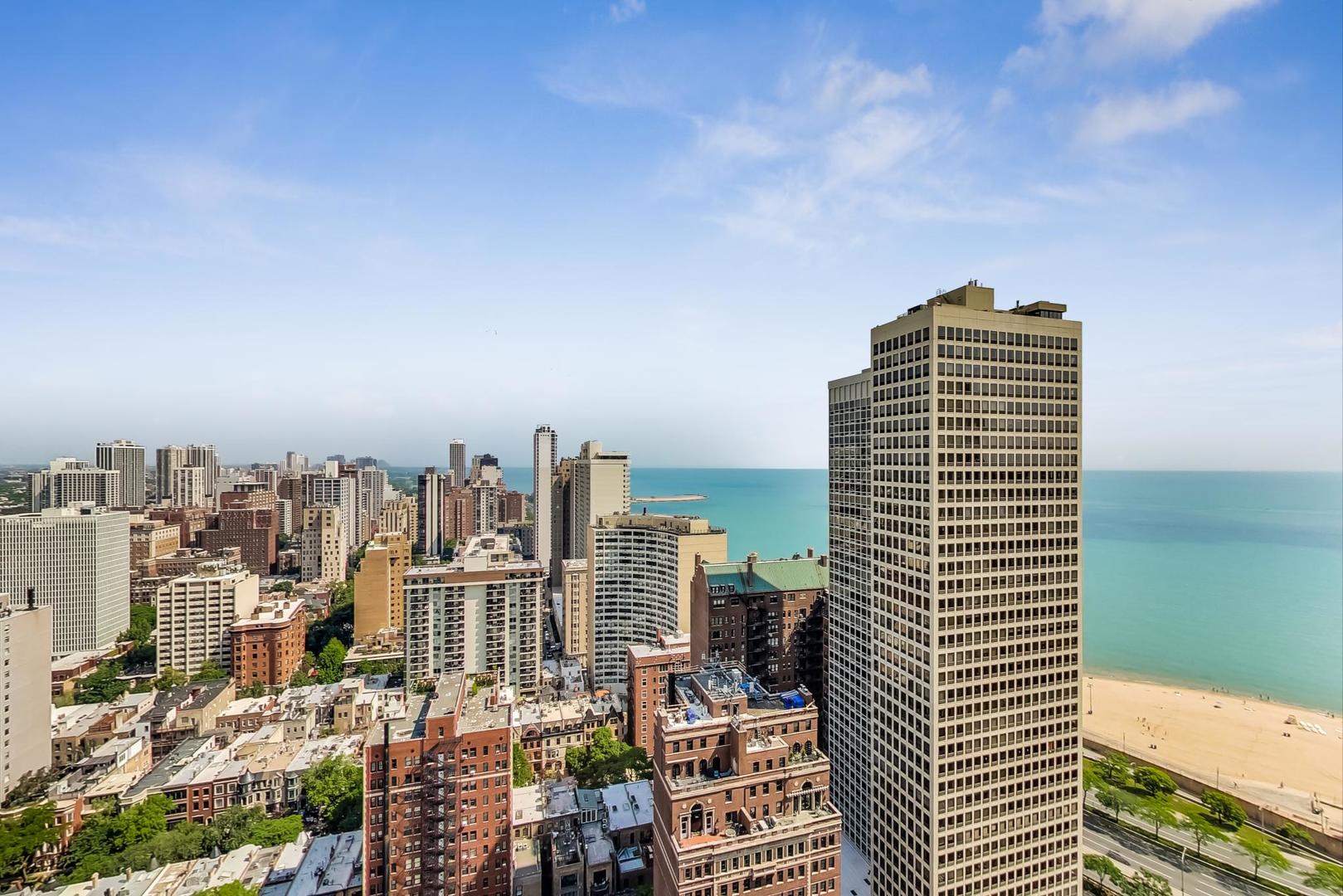 100 E Bellevue Place Unit: 14B