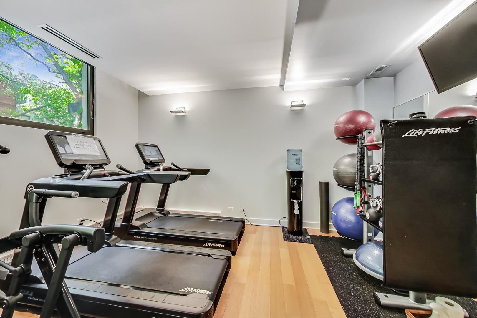 100 E Bellevue Place Unit: 14B