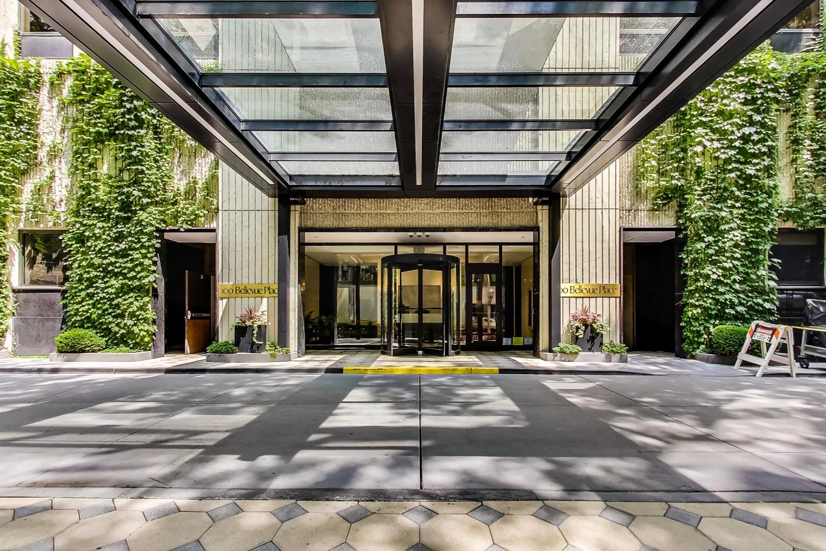 100 E Bellevue Place Unit: 14B