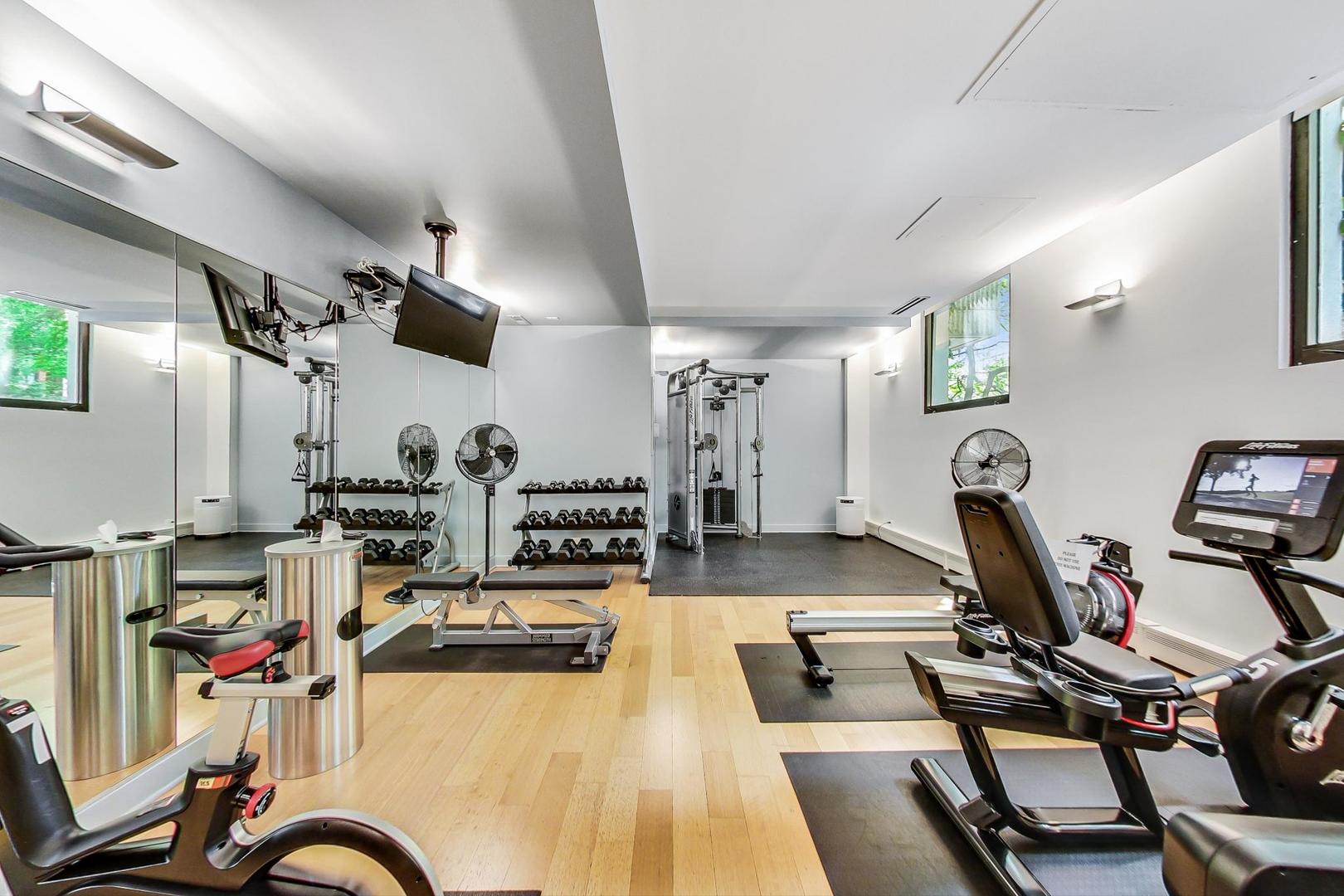 100 E Bellevue Place Unit: 14B