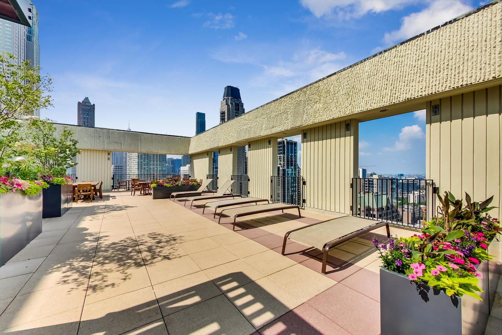 100 E Bellevue Place Unit: 14B