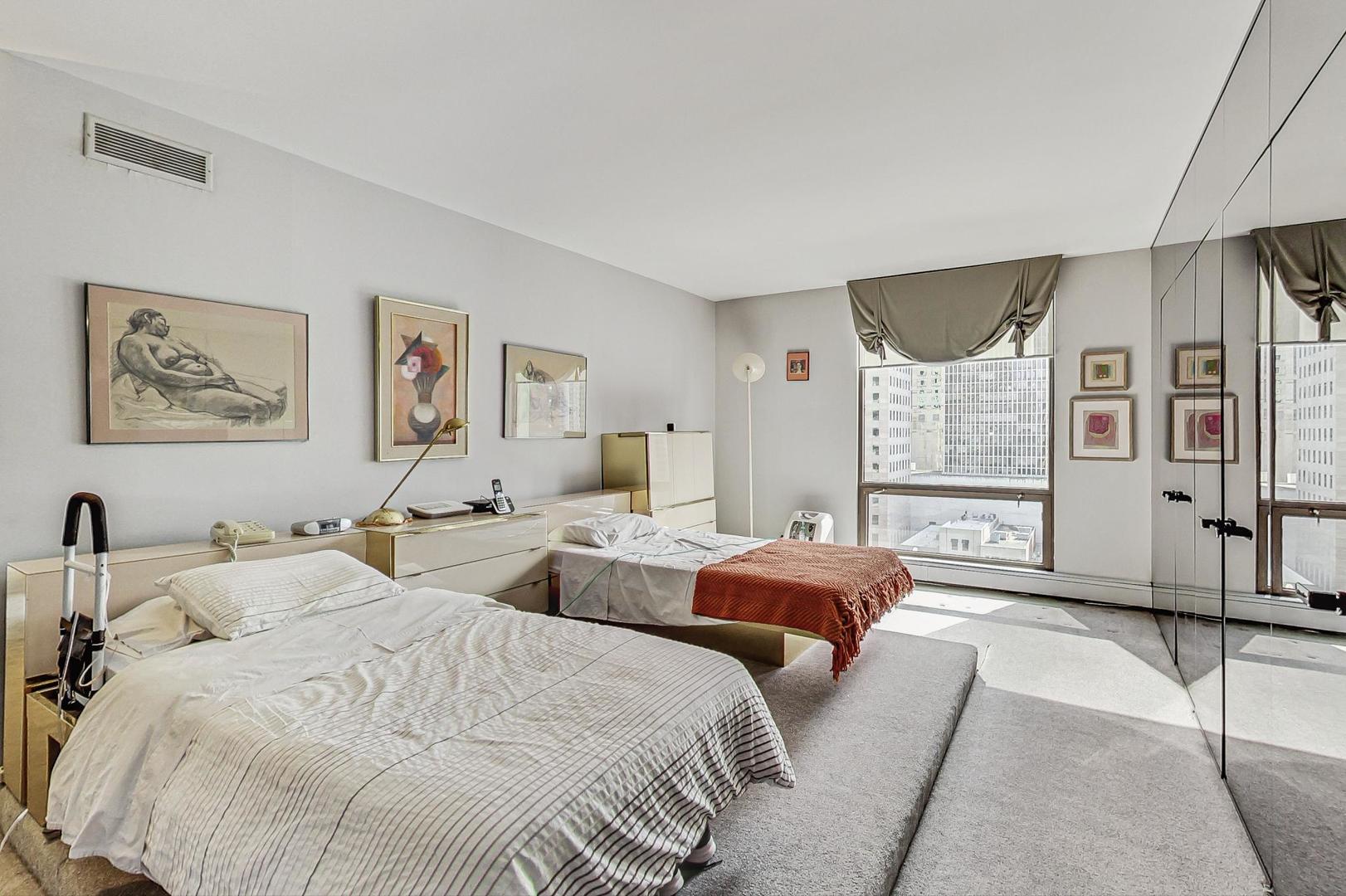 100 E Bellevue Place Unit: 14B