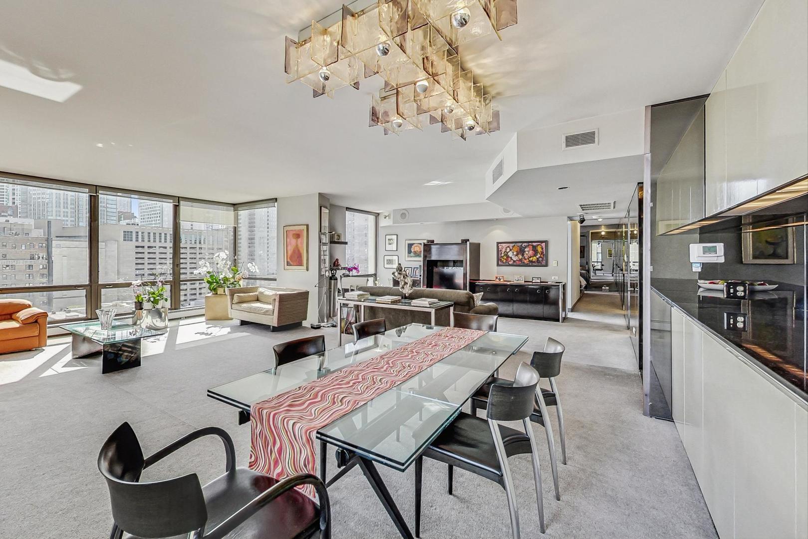 100 E Bellevue Place Unit: 14B