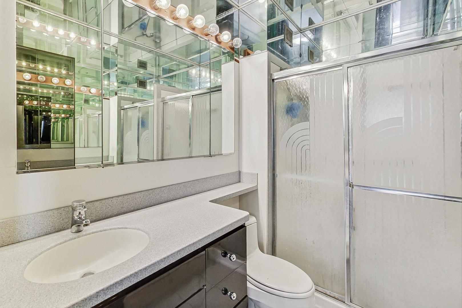 100 E Bellevue Place Unit: 14B
