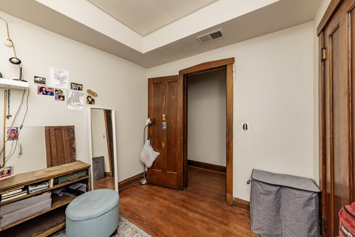 3310 W Armitage Avenue Unit: 2E