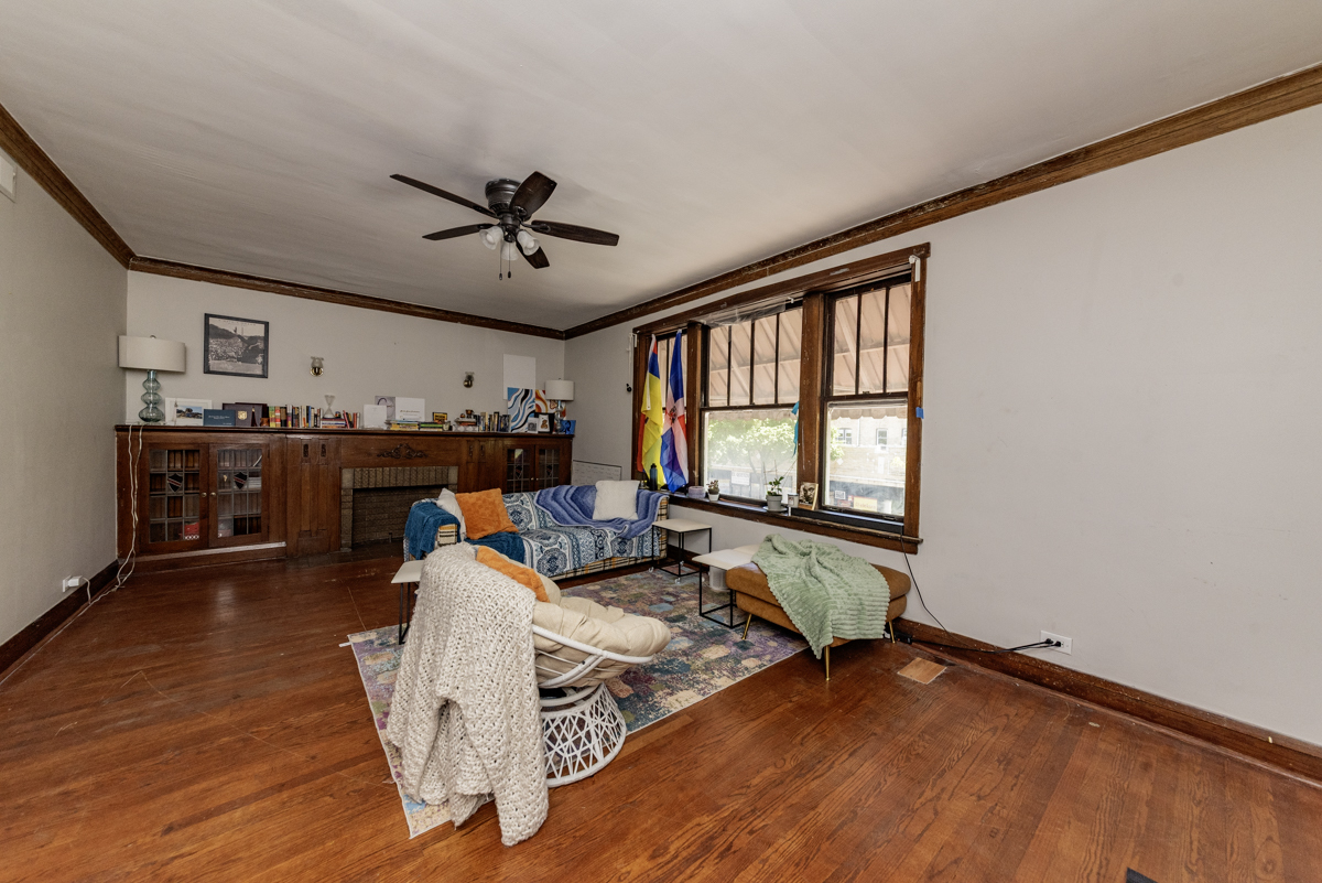 3310 W Armitage Avenue Unit: 2E