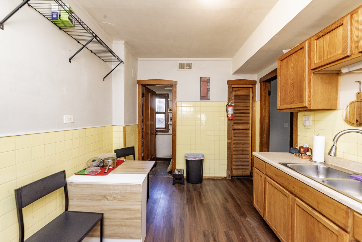 3310 W Armitage Avenue Unit: 2E